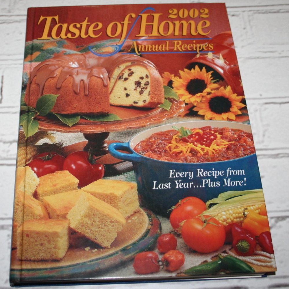 Taste of home annual recipes cookbook 2002 hardcover (B.e.)